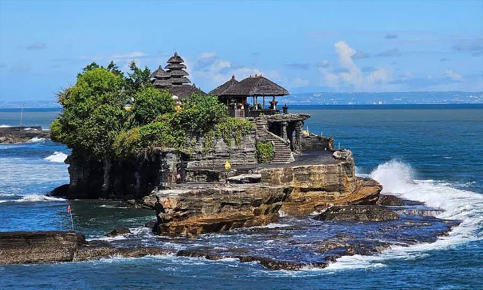 tanah lot bali